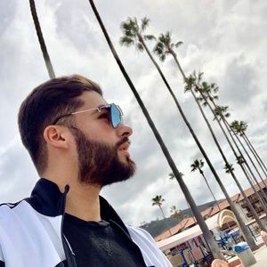 Meet your Posher, Sidney